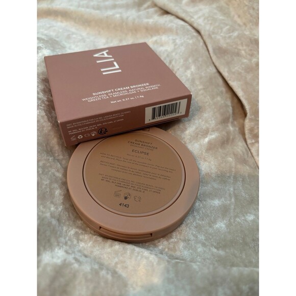 Ilia bronzer eclipse 7.8g - Picture 4 of 4